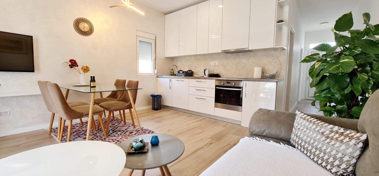Apartments Tivat Exterior foto